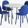 HANSTED Ø100 tafel warmgrijs + 4 EJSTRUP stoelen blauw