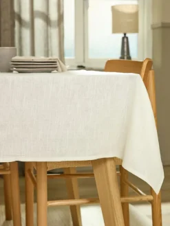Tafelkleed HARSYRA 140x240 wit