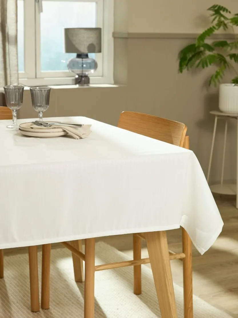 Tafelkleed OLVON 140x240 wit