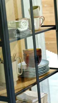 Vitrinekast TRAPPEDAL eiken/zwart