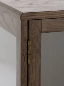 Vitrinekast VESTERBY hoog 2 deuren donker eiken