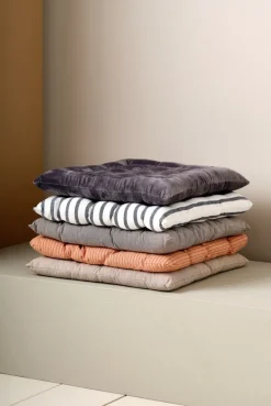 Zitkussen ELVESNELLE 40x40x4 grijs